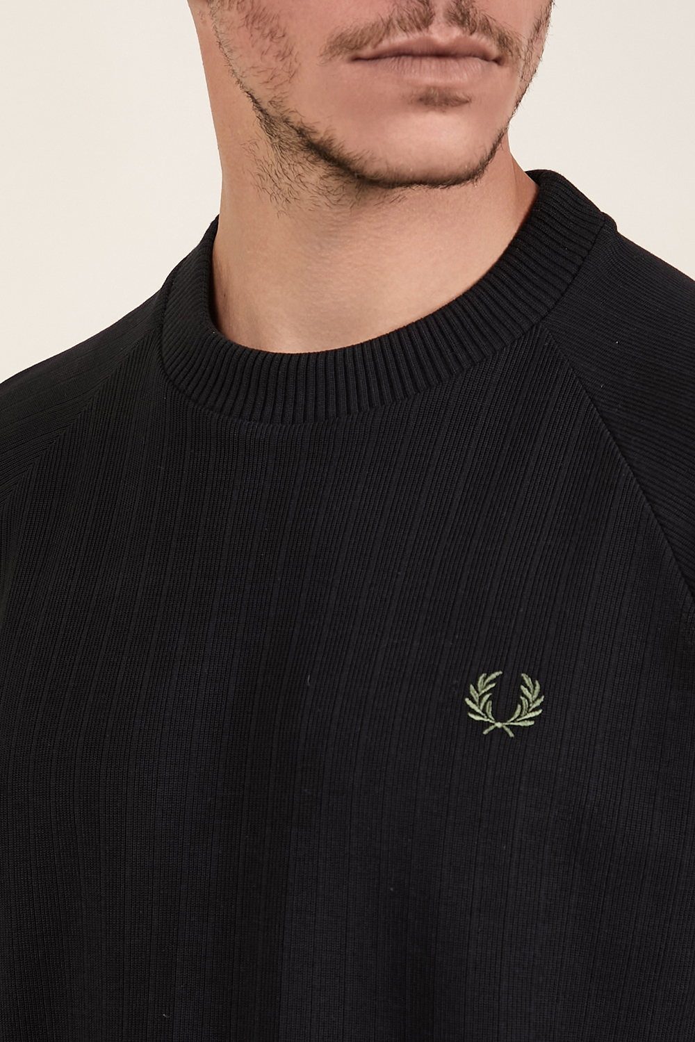 תמונת תקריב דוגמן של חולצת טי