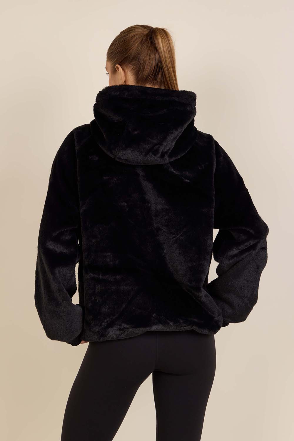 תמונת דוגמן אחורית של Faux Fur Full-Zip Hoodie