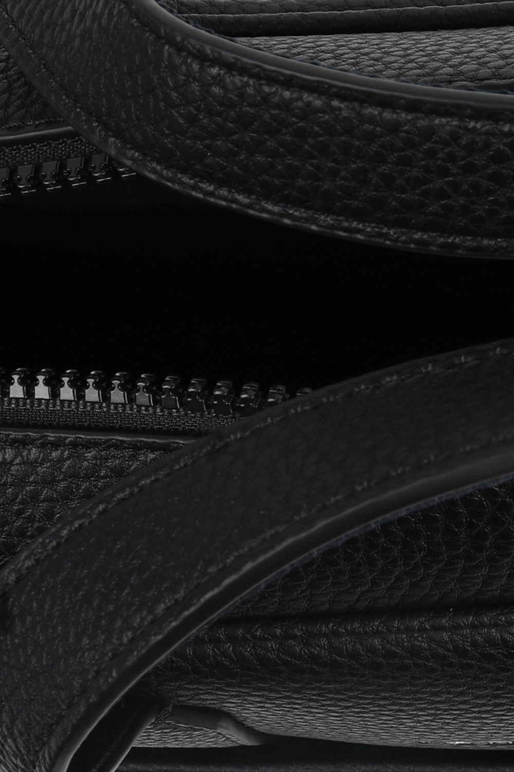 תמונת פנים של תיק מחשב בצבע שחור