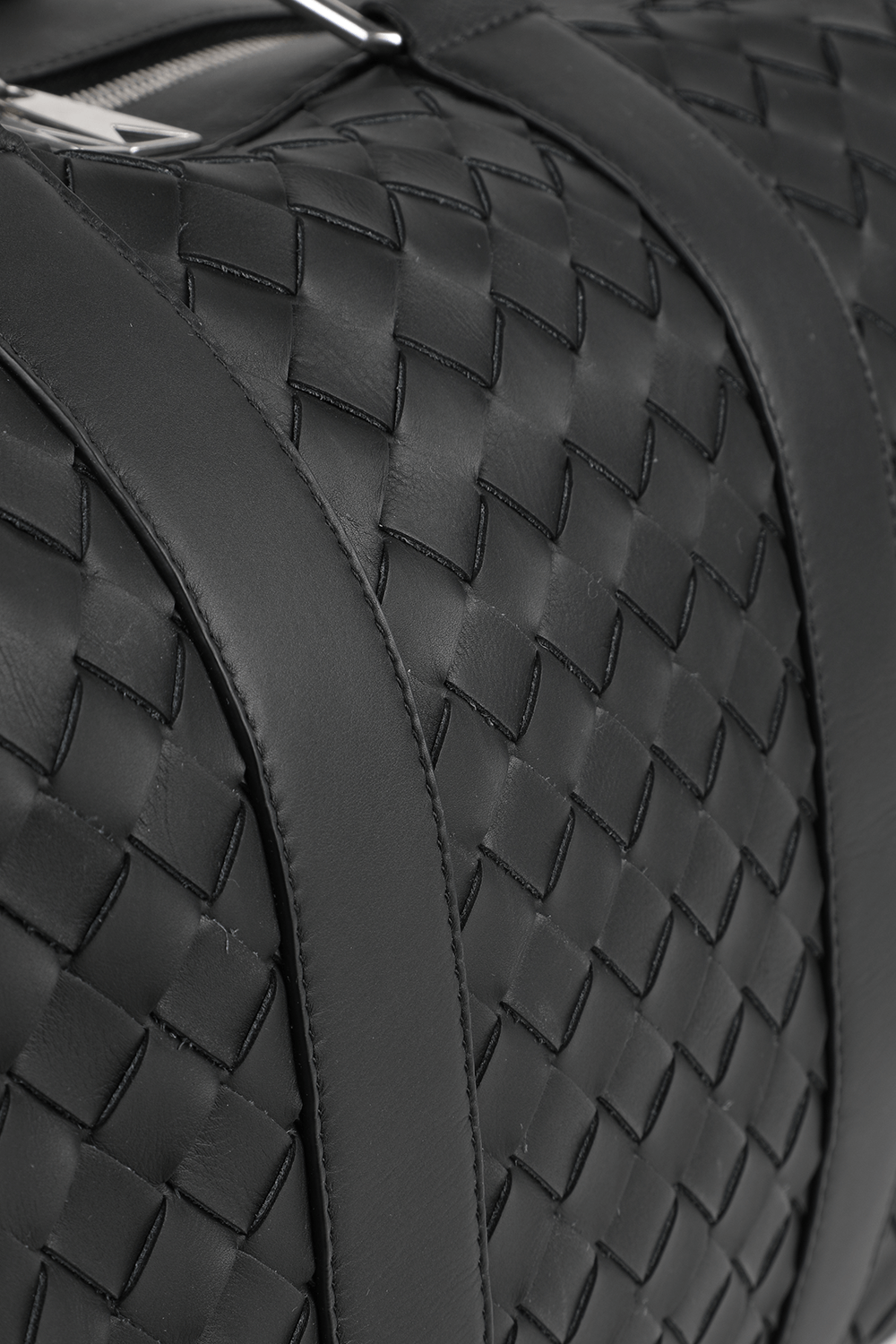 תמונת תקריב של Woven Leather Travel Bag in Black