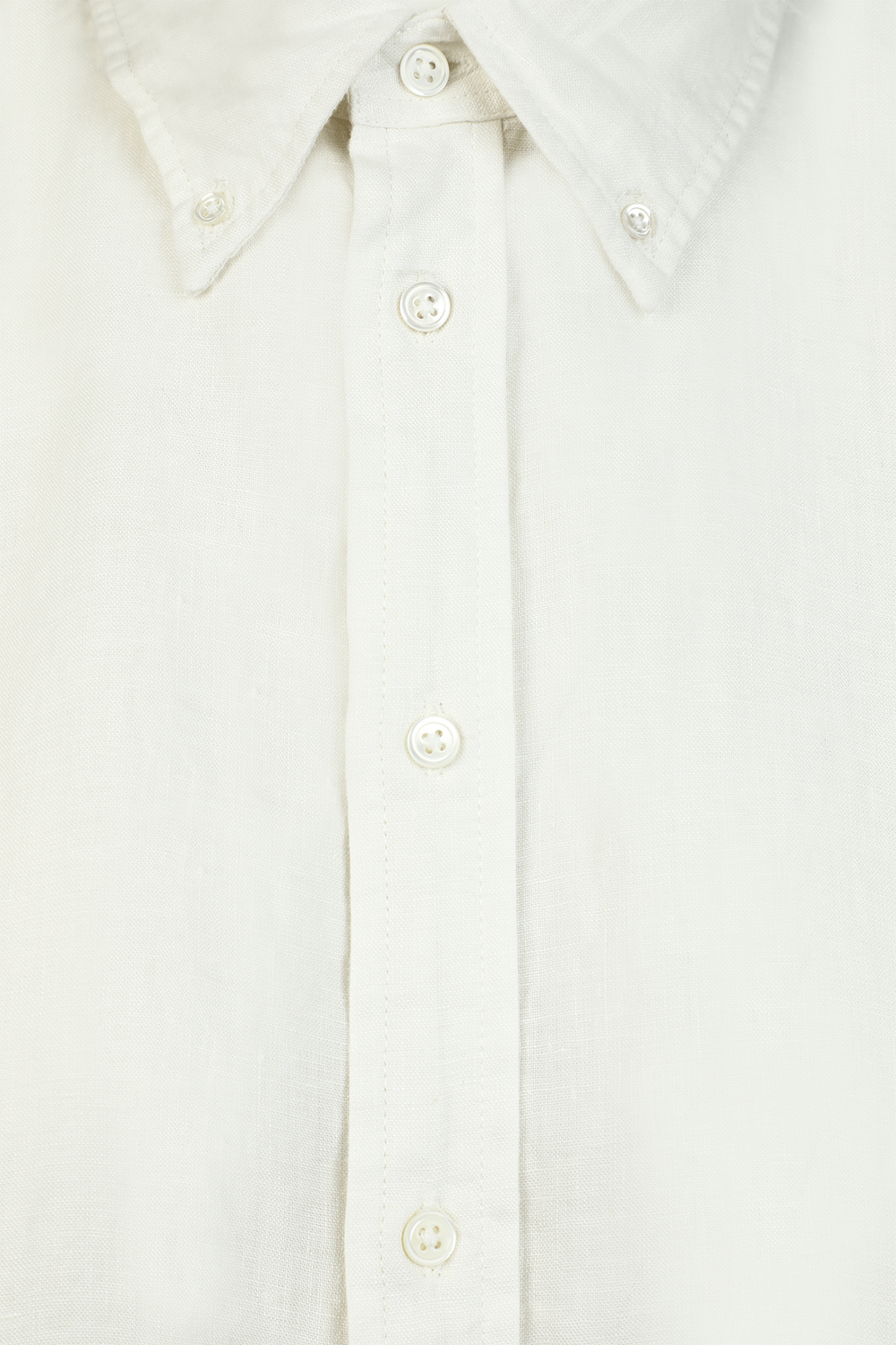 תמונה אחורית של חולצת פשתן ארוכה לבנה עם לוגו רקום