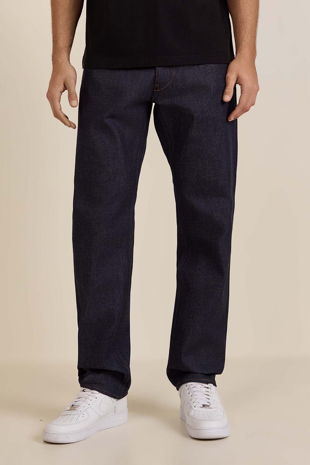 תמונת דוגמן קידמית של מכנסי ג'ינס