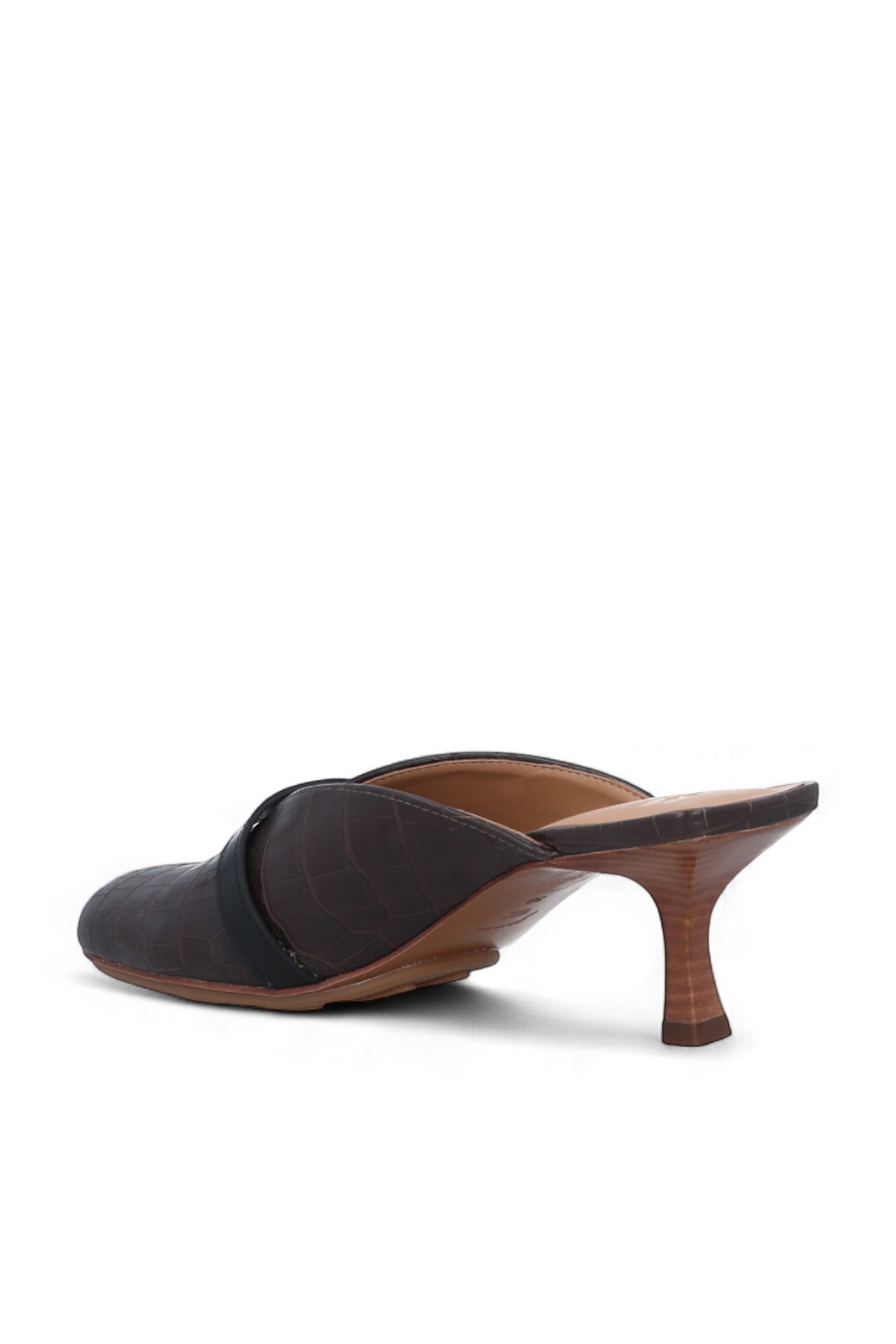 תמונה אחורית של נעלי מיולס עקב