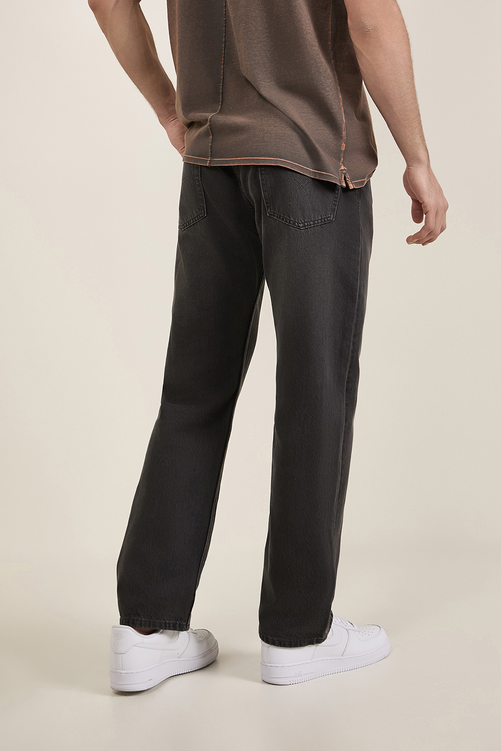 תמונת דוגמן אחורית של מכנסי ג'ינס 555