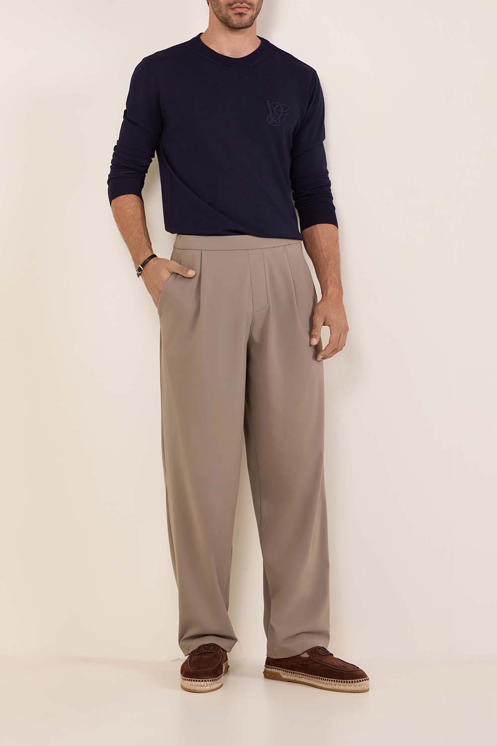 תמונת דוגמן קידמית של נעלי זמש אספדריל