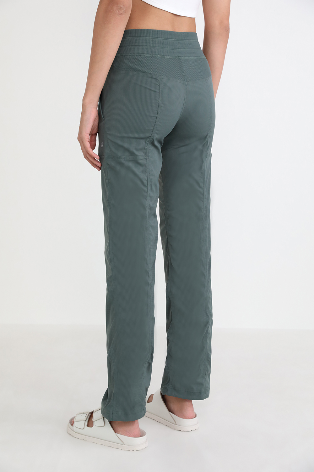 תמונת דוגמן אחורית של Dance Studio Mid-Rise Jogger