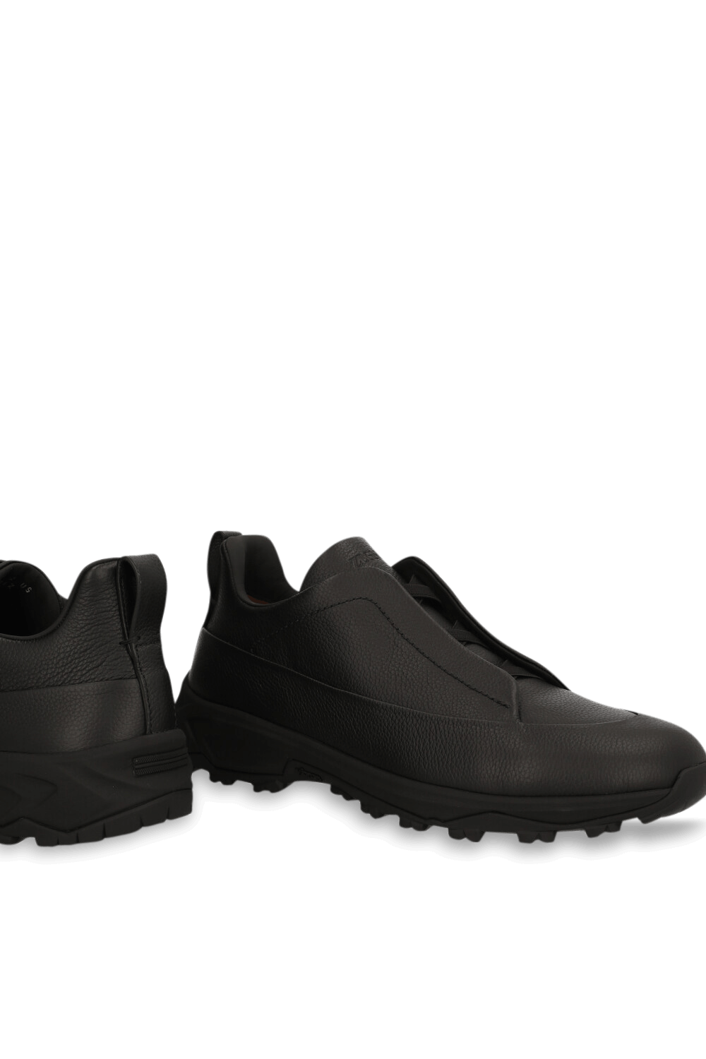 תמונת תקריב של נעלי סניקרס סליפ און