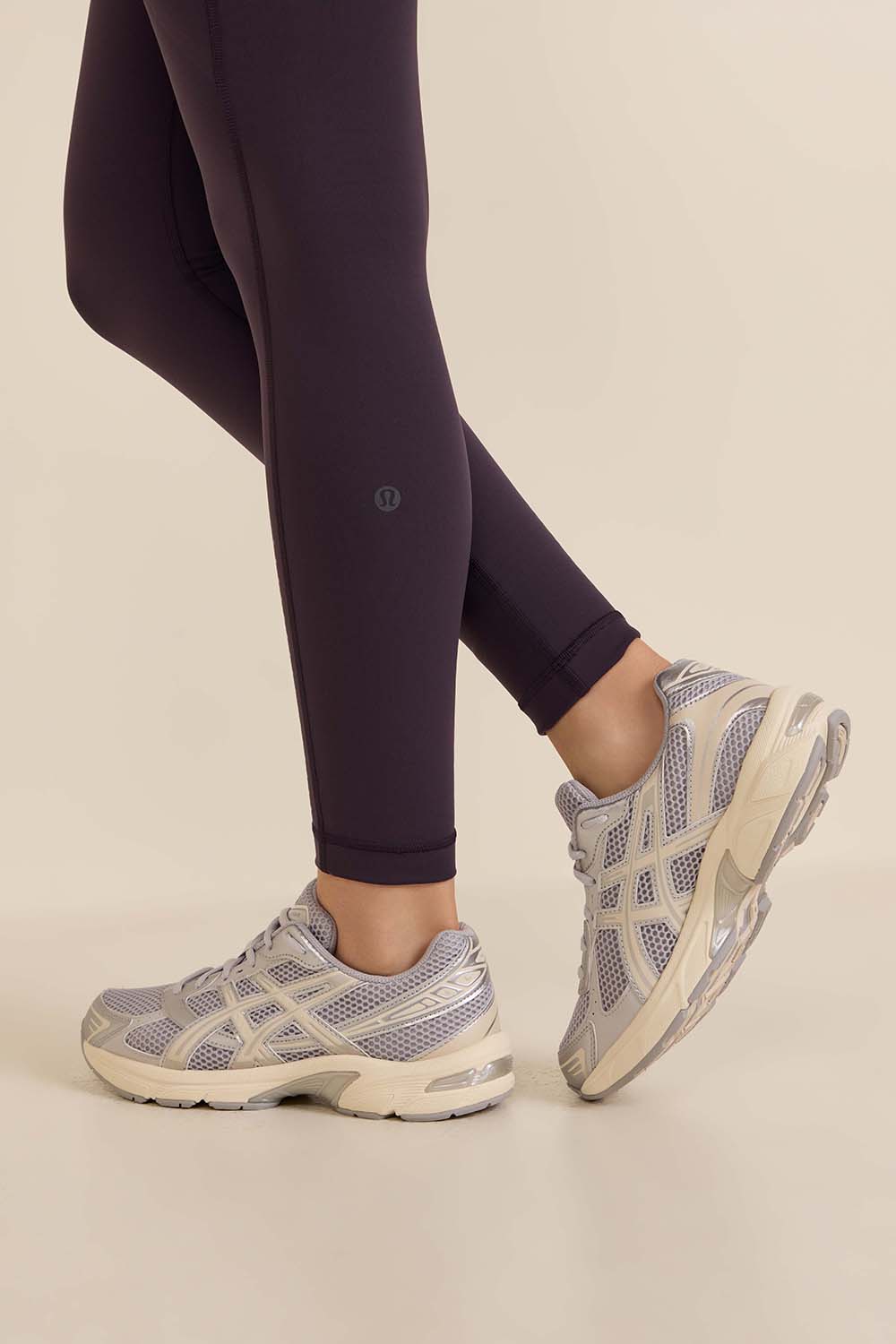 תמונת תקריב דוגמן של Swift Speed High-Rise Tight 25'' Updated