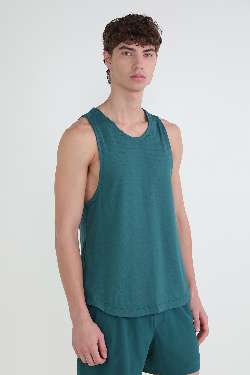 תמונת דוגמן קידמית של License to Train Tank Top