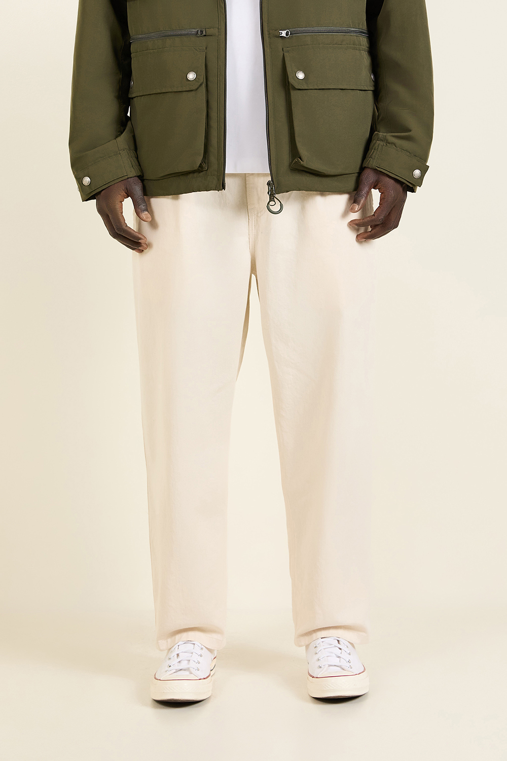 תמונת דוגמן קידמית של מכנסיים ארוכים