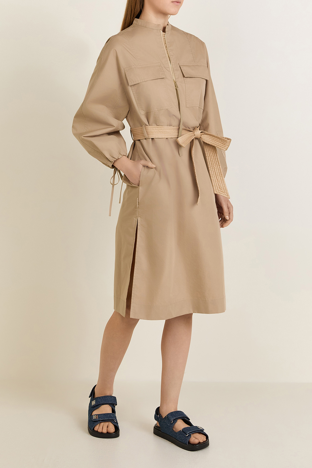 תמונת דוגמן קידמית של סנדלי ג'ינס