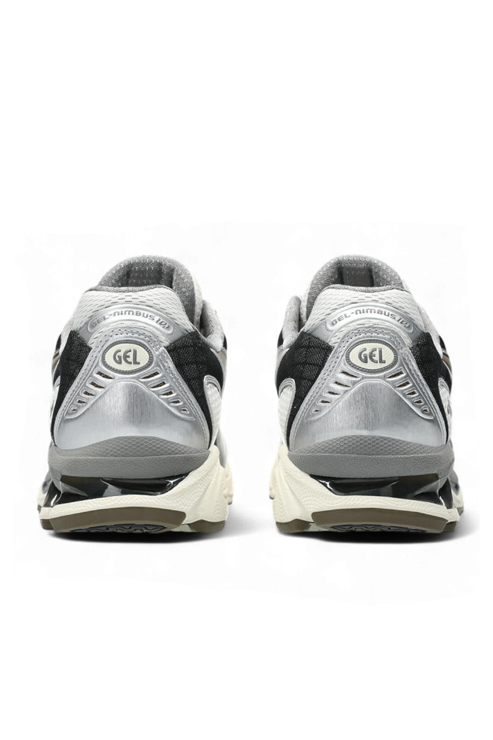 תמונת תקריב של נעלי סניקרס נימבוס 10.1