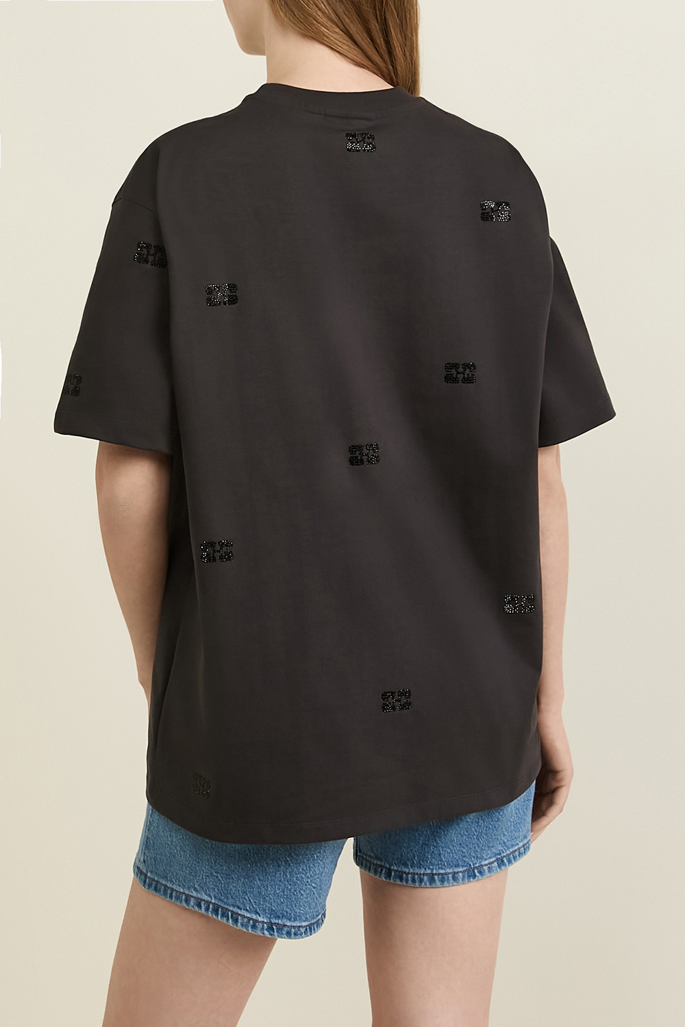 תמונת דוגמן אחורית של חולצת טי