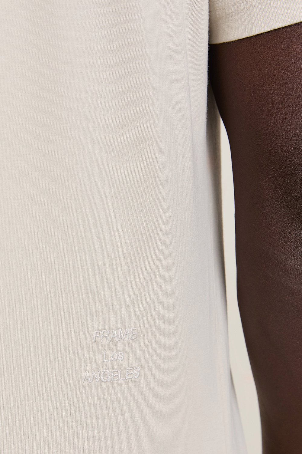 תמונת תקריב דוגמן של חולצת טי