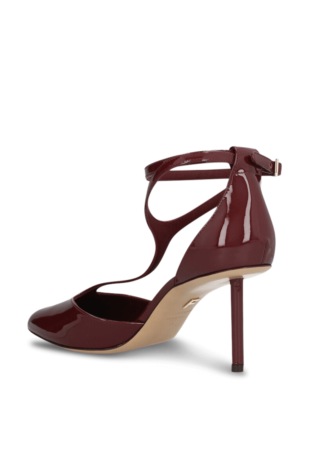 תמונה אחורית של נעלי עקב לכה