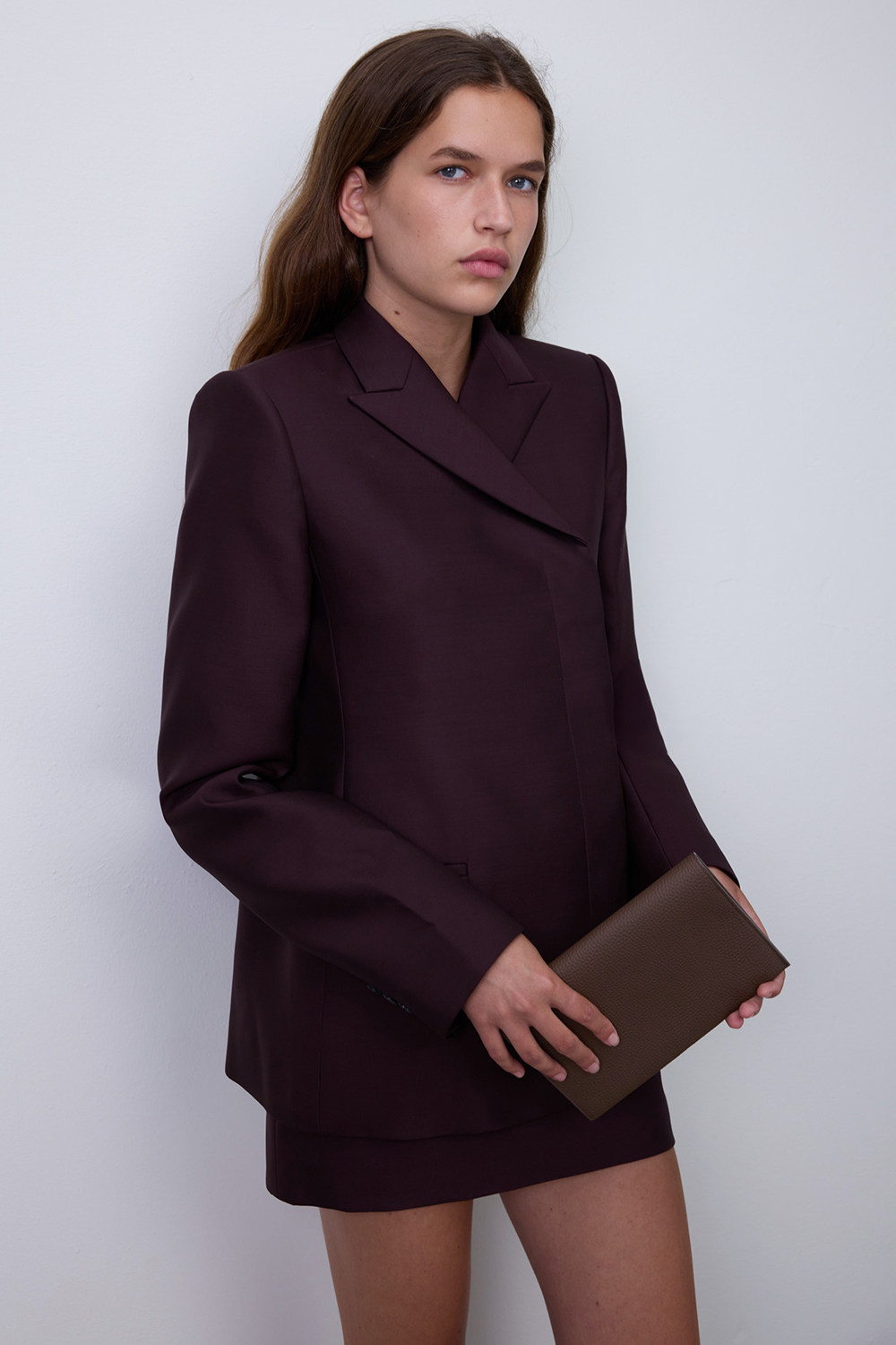 תמונת דוגמן קידמית של בלייזר מחויט