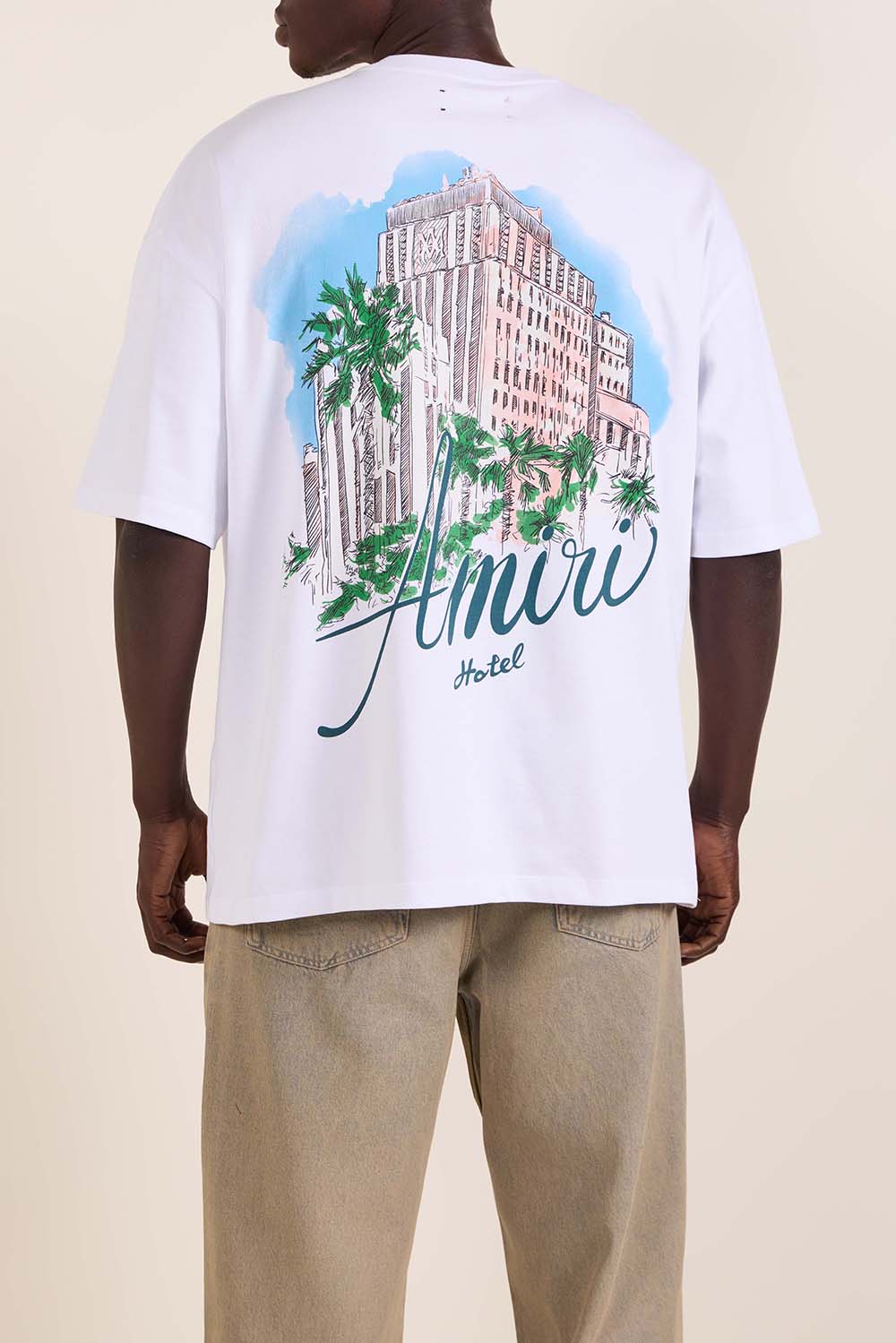 תמונת דוגמן אחורית של חולצת טי אוברסייז