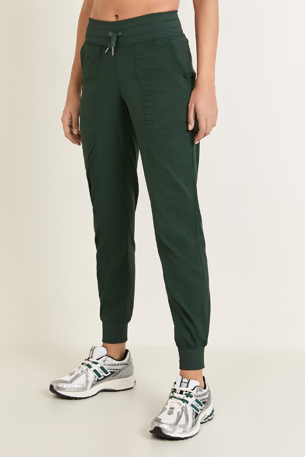 תמונת דוגמן קידמית של Dance Studio Mid-Rise Jogger