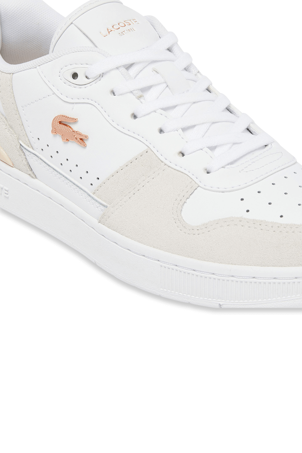 תמונת פנים של נעלי סניקרס