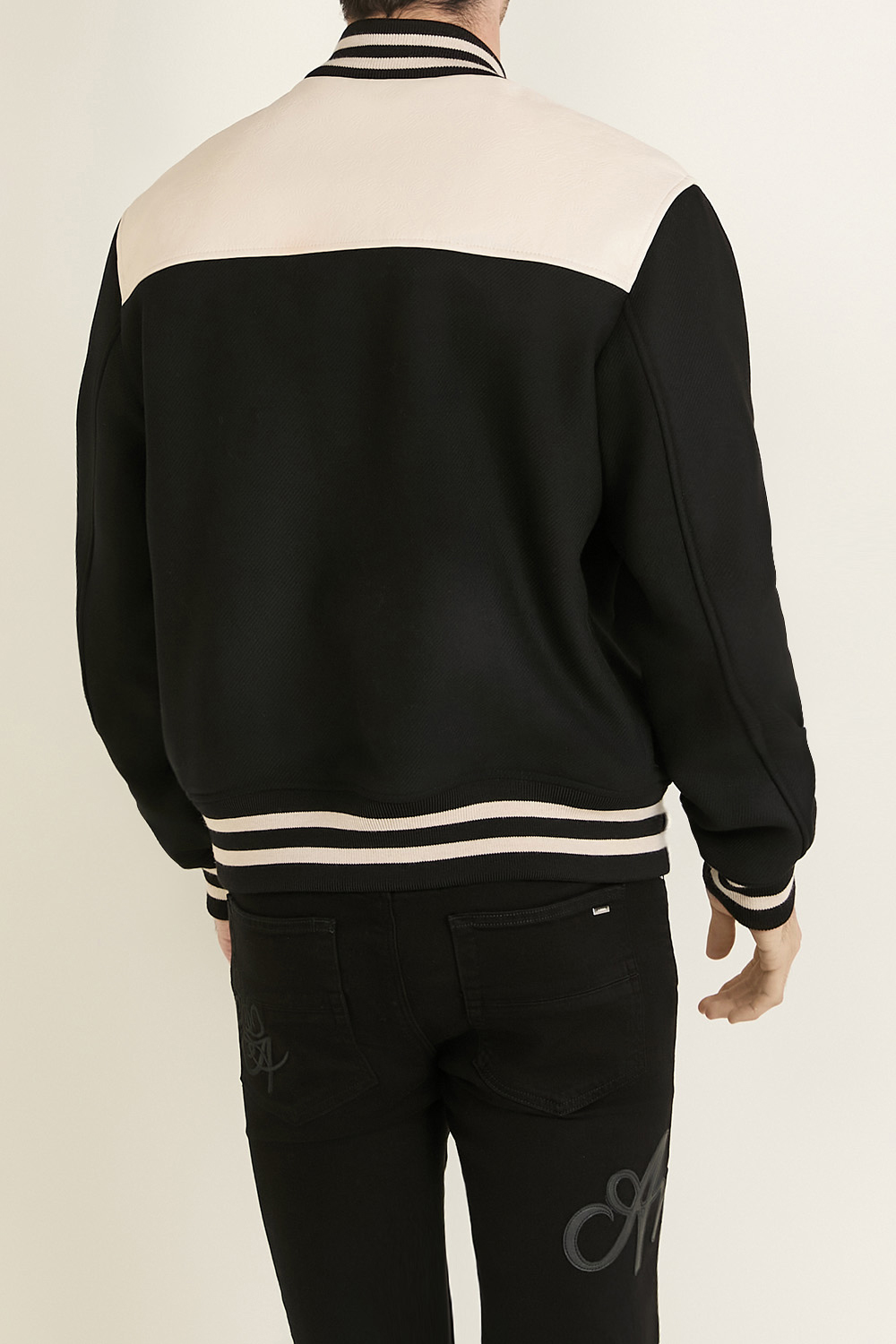 תמונת דוגמן אחורית של ז'קט בומבר