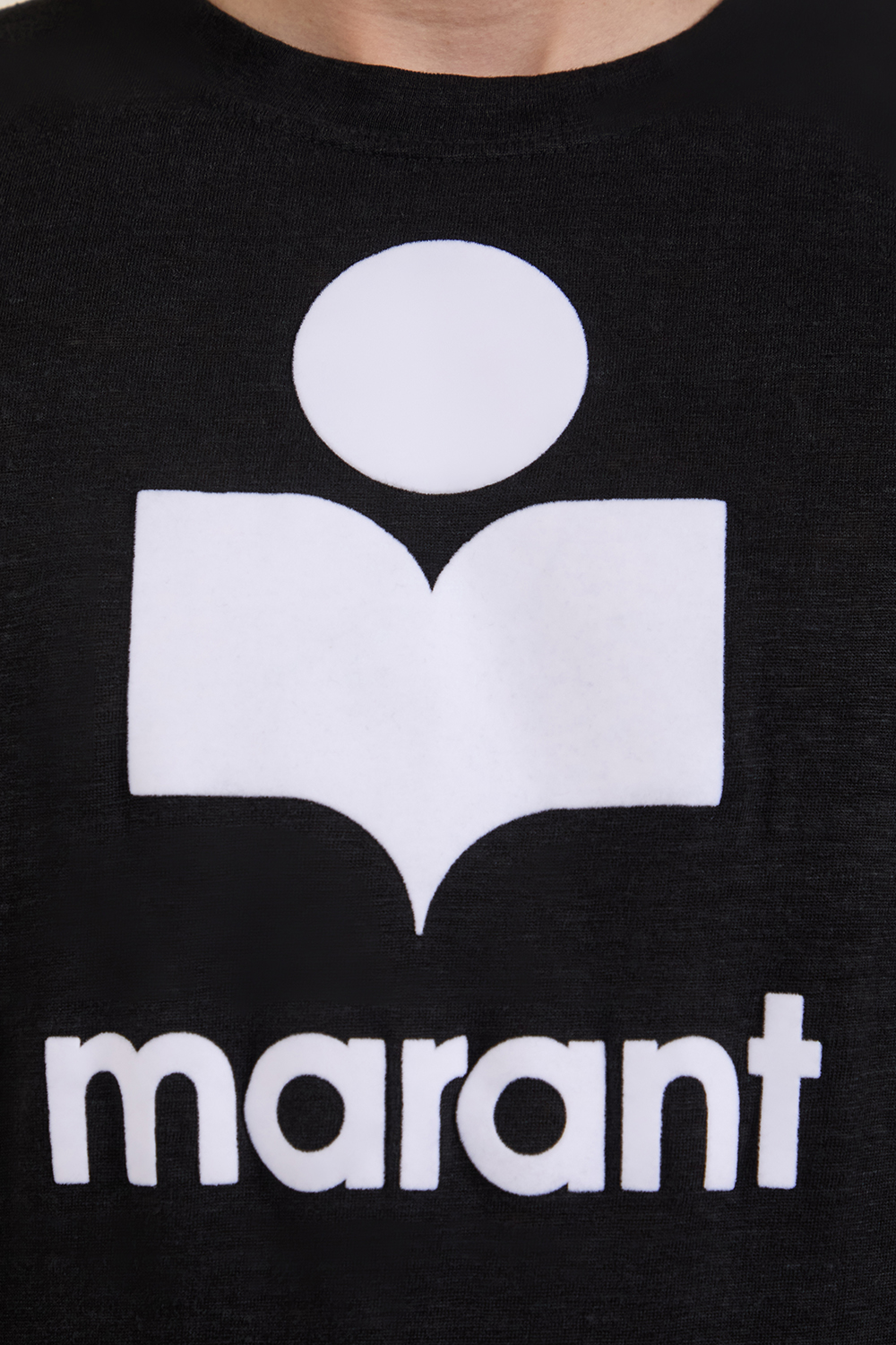 תמונת תקריב דוגמן של חולצת טי