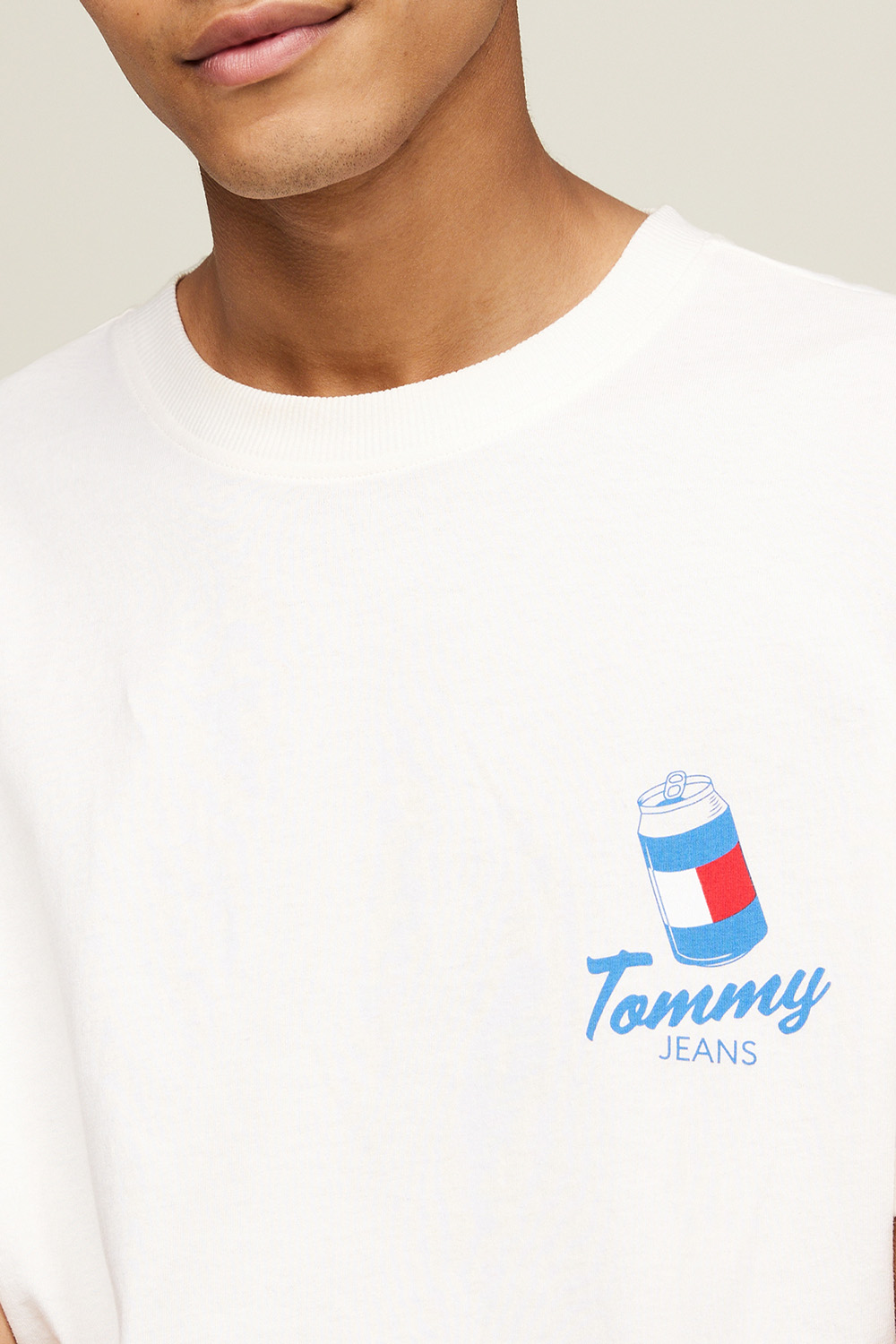 תמונת תקריב דוגמן של חולצת טי