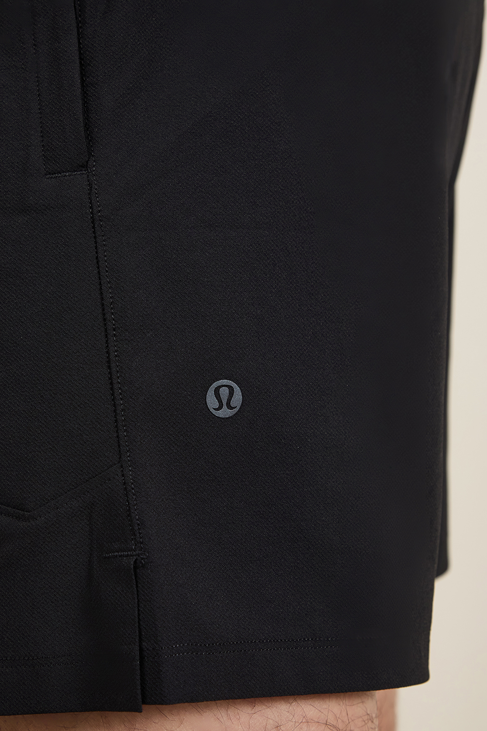 תמונת תקריב דוגמן של License To Train Short 7 LL