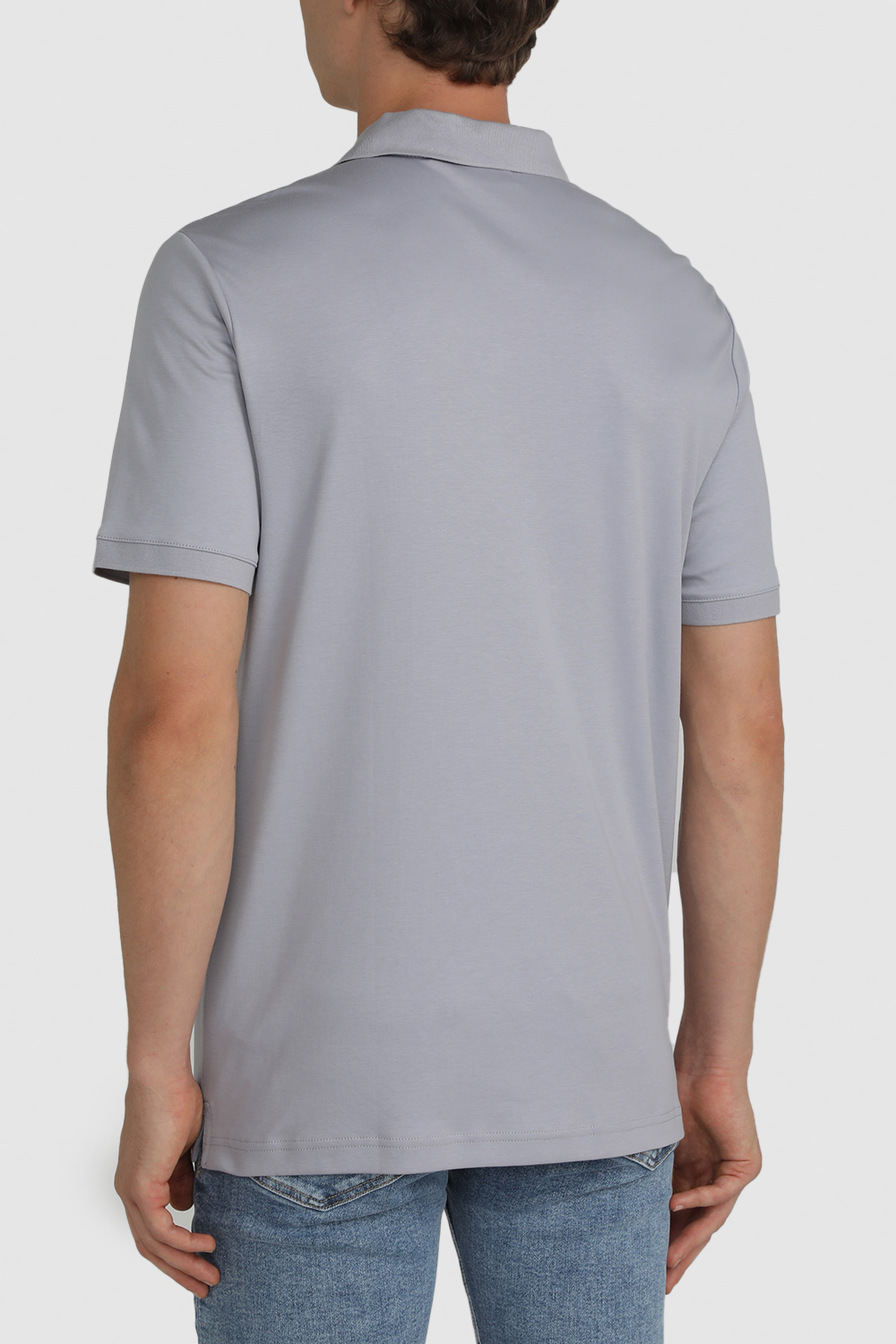 תמונת דוגמן אחורית של חולצת פולו