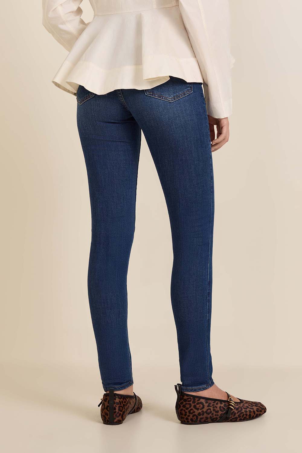 תמונת דוגמן אחורית של מכנסי ג'ינס סקיני 721 היי רייז