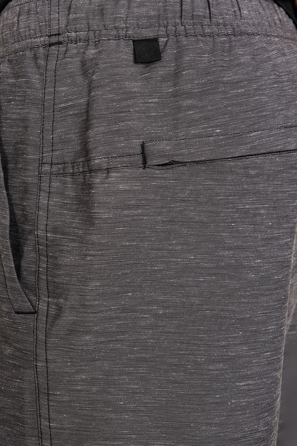 תמונת תקריב דוגמן של Pull-On Short 7