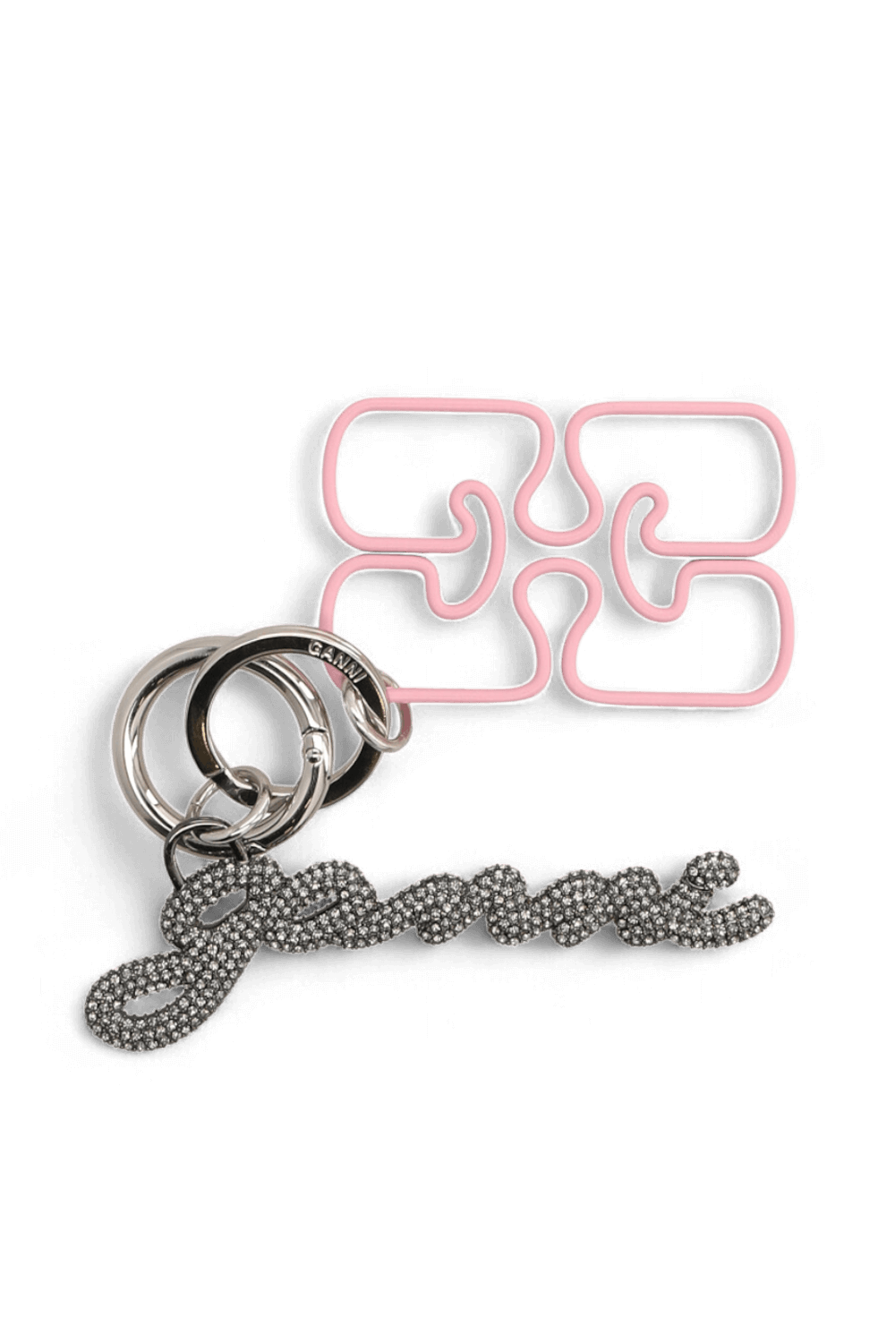 תמונה קידמית של מחזיק מפתחות ממותג