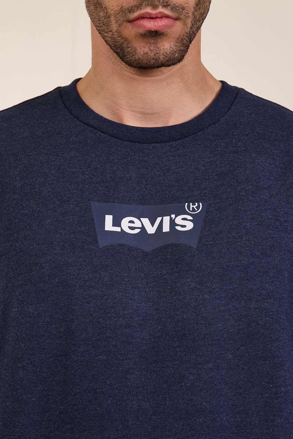 תמונת תקריב דוגמן של סווטשירט