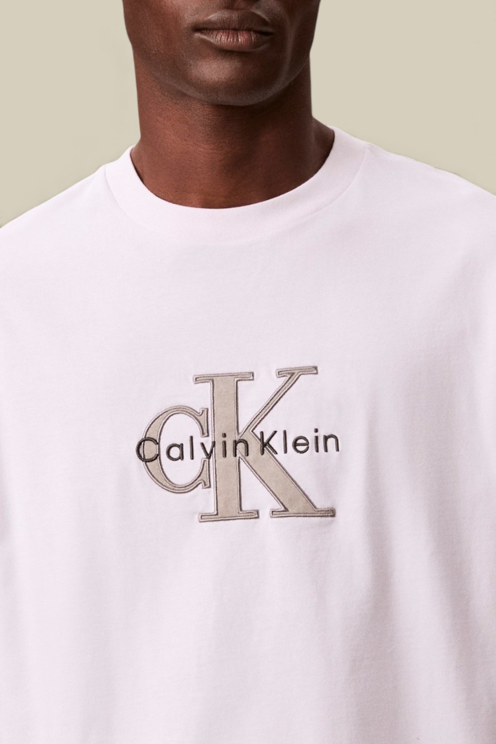 תמונת תקריב דוגמן של חולצת טי