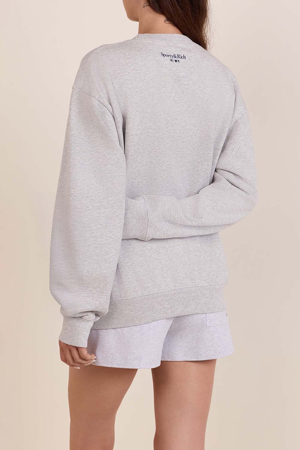 תמונת דוגמן אחורית של סווטשירט ינקיס