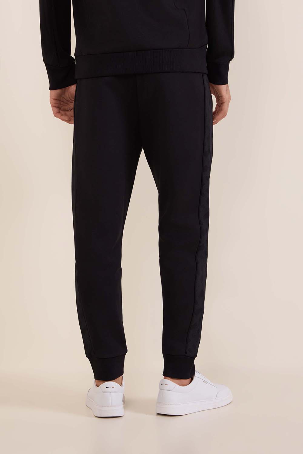 חליפת טרנינג