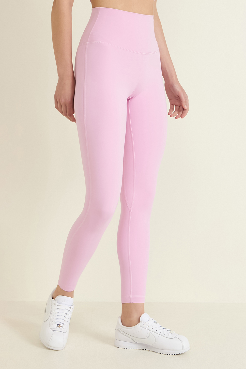 תמונת דוגמן קידמית של Align HR Pant 25" Leggings