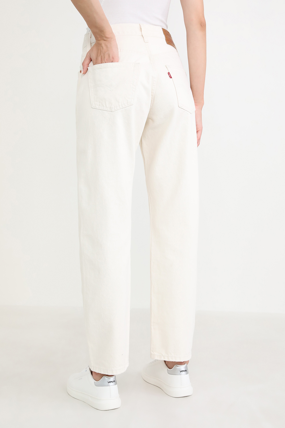 תמונת דוגמן אחורית של מכנסי ג`ינס 501