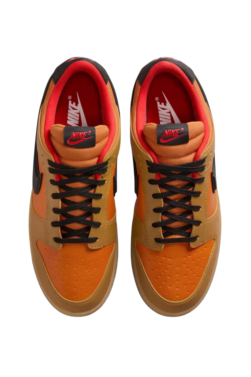 תמונת תקריב של נעלי סניקרס דאנק גורטקס