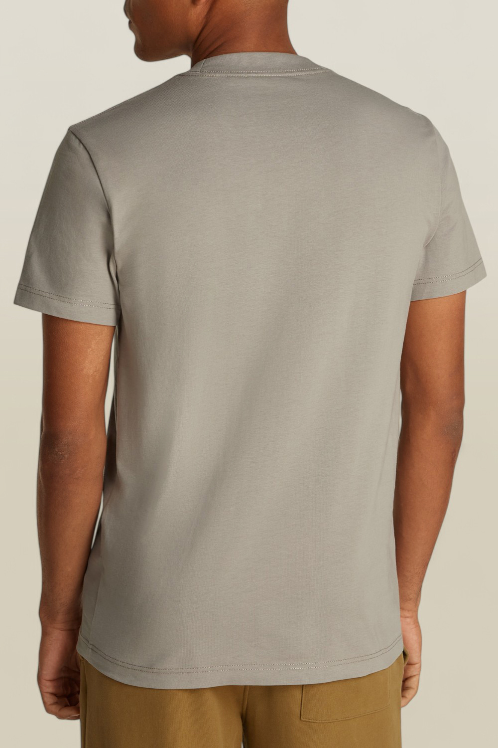 תמונת דוגמן אחורית של חולצת טי