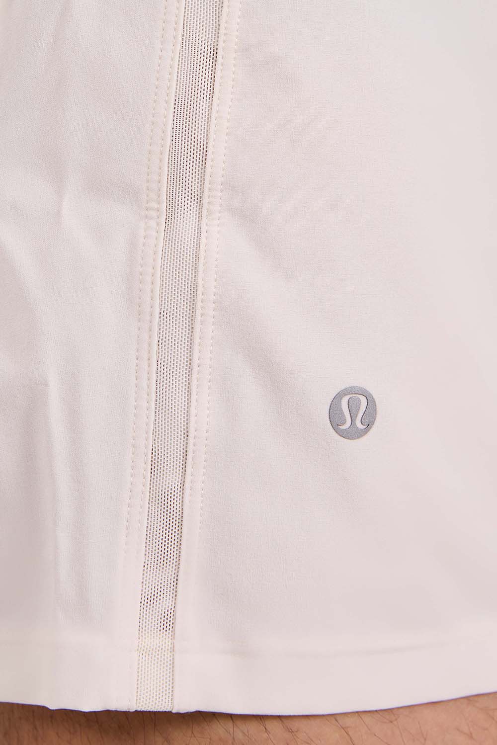 תמונת תקריב דוגמן של Zeroed In Short Sleeve Shirt