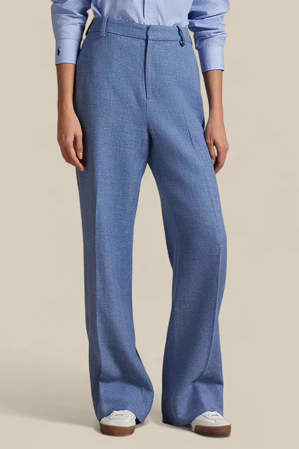 תמונת דוגמן קידמית של מכנסיים ארוכים רחבים