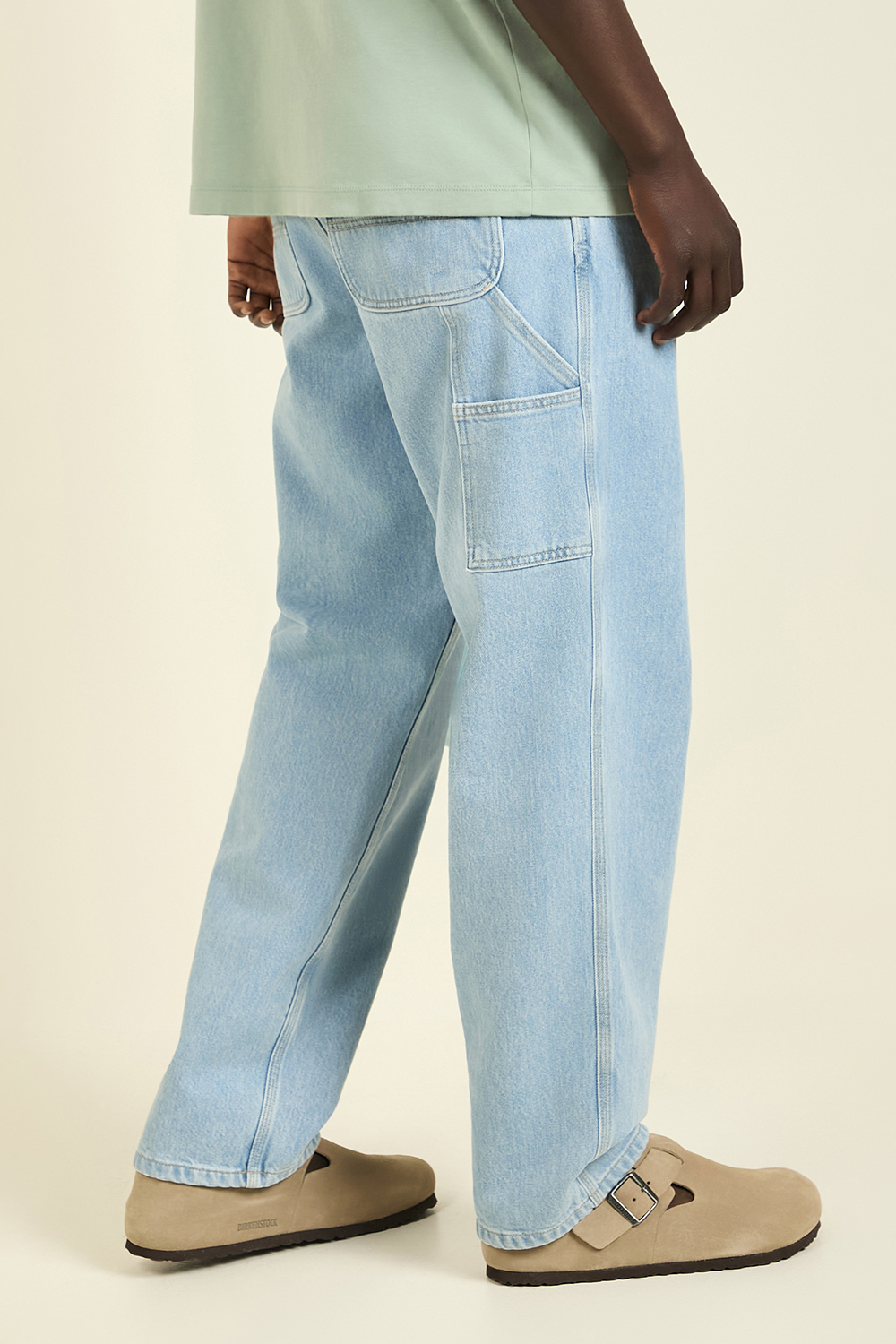 תמונת תקריב דוגמן של מכנסי ג'ינס