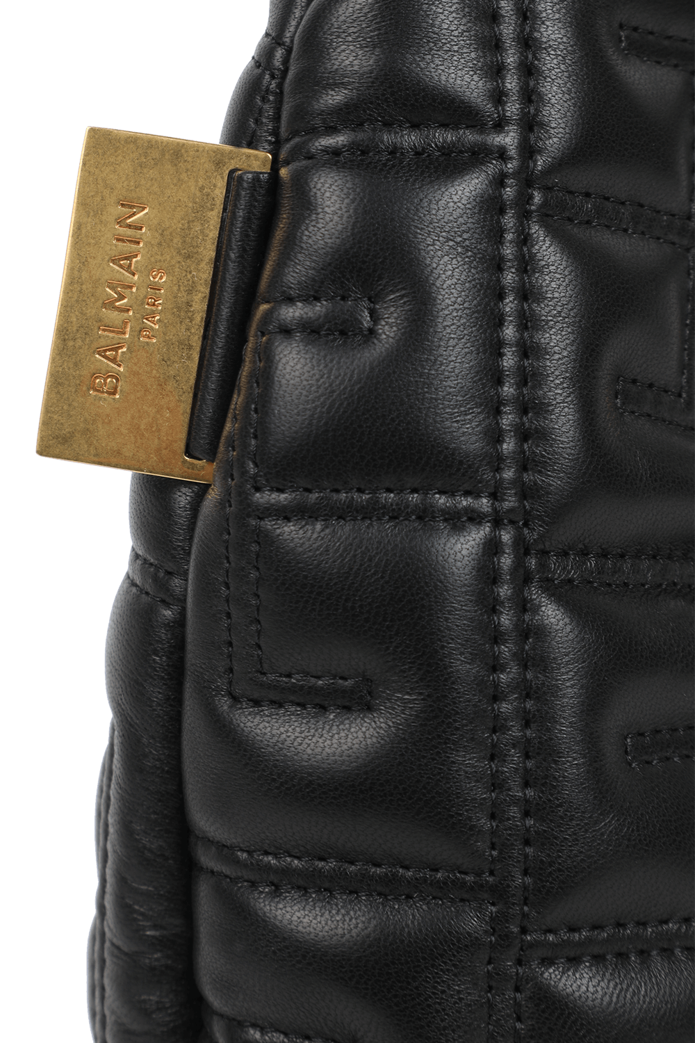 תמונת תקריב של תיק כתף קטן כרית הובו מונוגרמית בגוון שחור