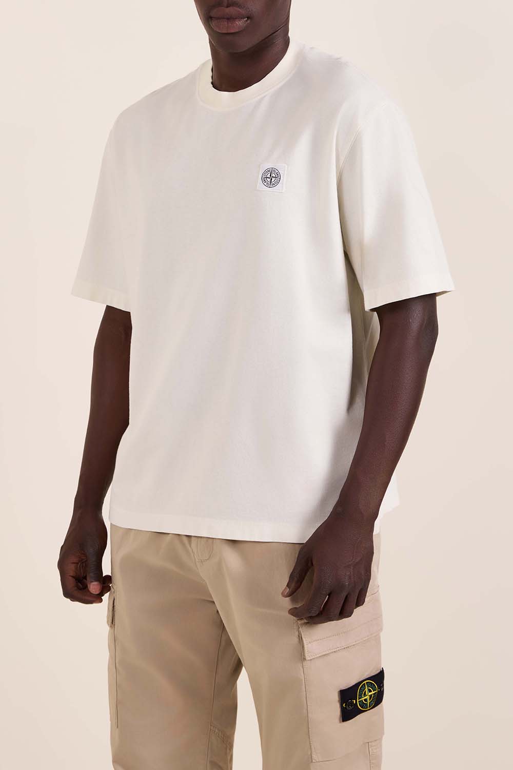 תמונת דוגמן קידמית של חולצת טי