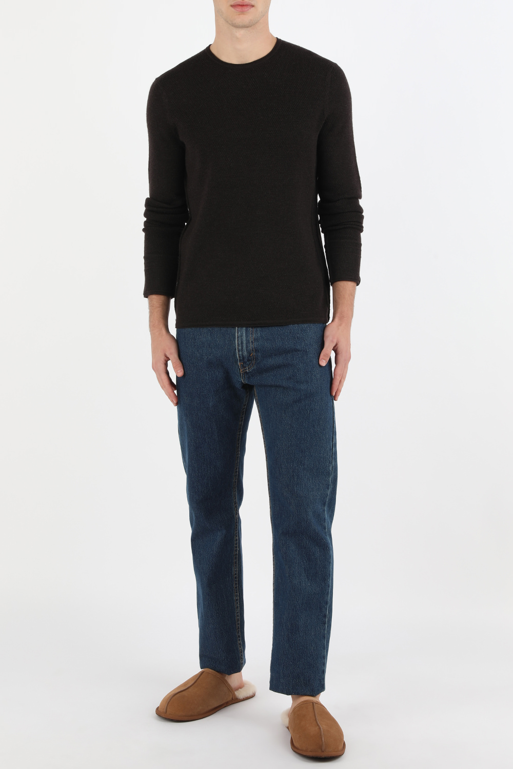 תמונת דוגמן קידמית של נעלי בית סקאף