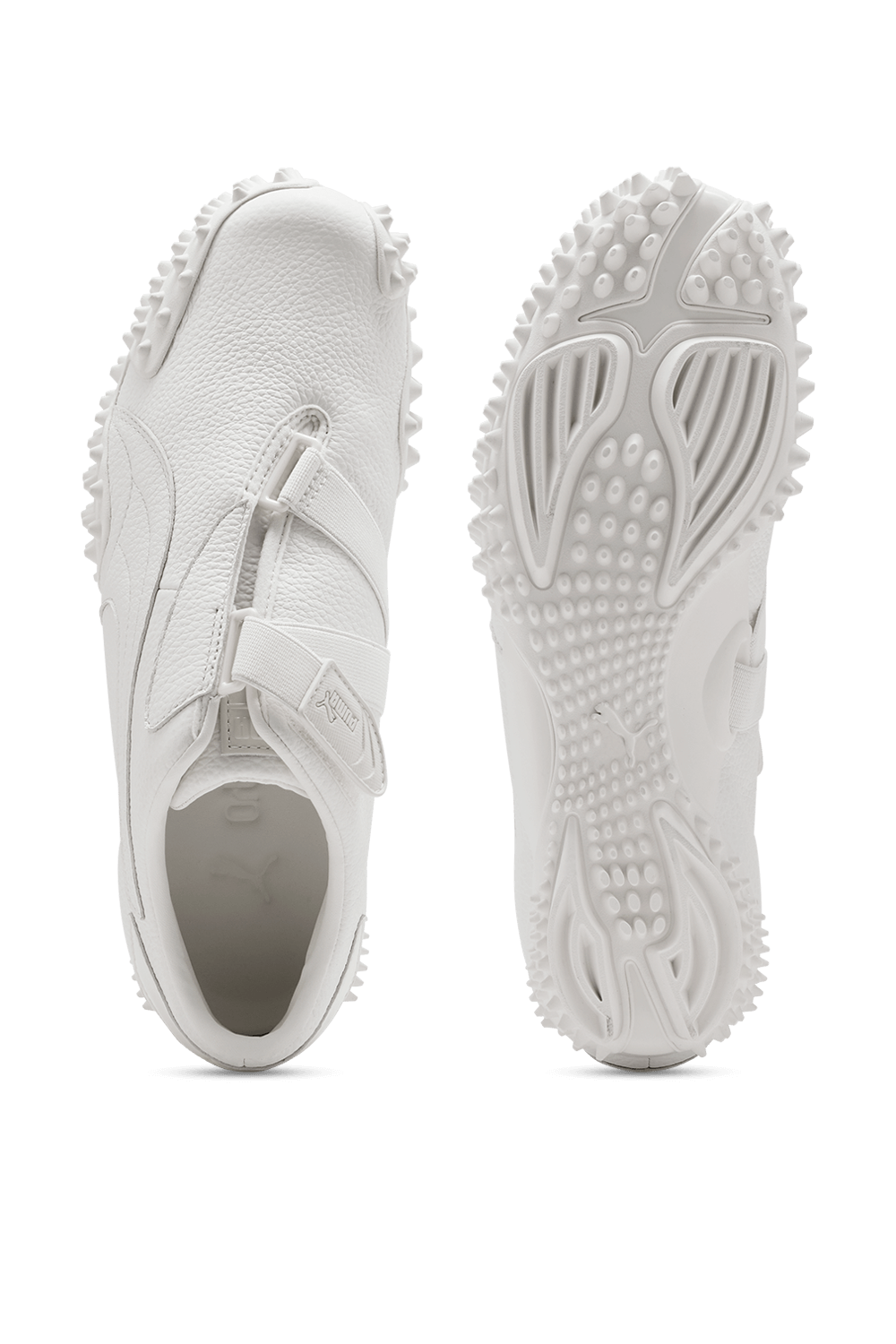 תמונה אחורית של נעלי סניקרס מוסטרו