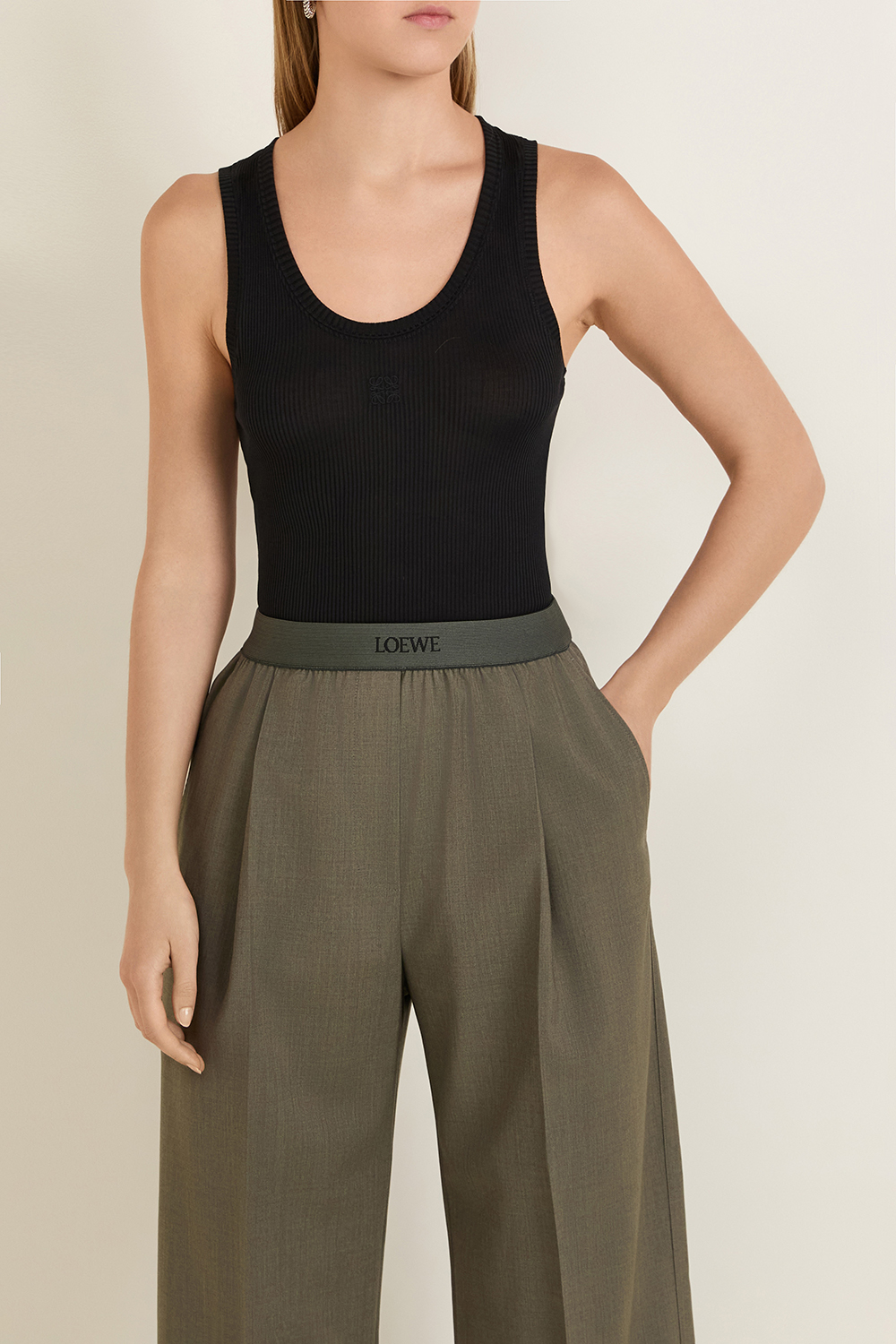 תמונת דוגמן קידמית של גופיית ריב