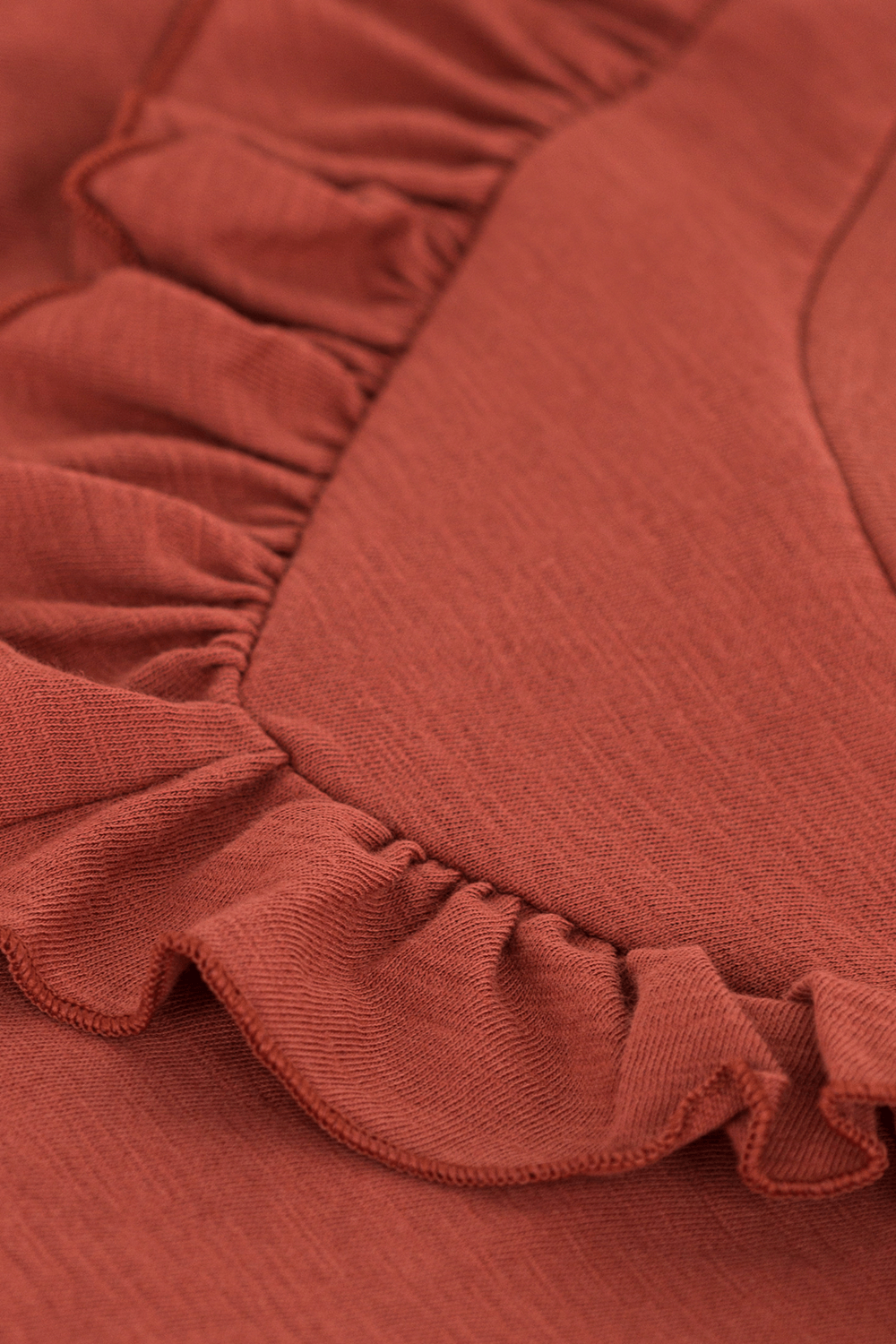 תמונת תקריב של חולצה קצרה - גילאי 6-12 שנים