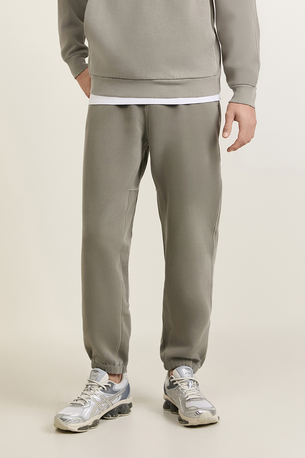 תמונת דוגמן קידמית של Steady State Jogger Wash