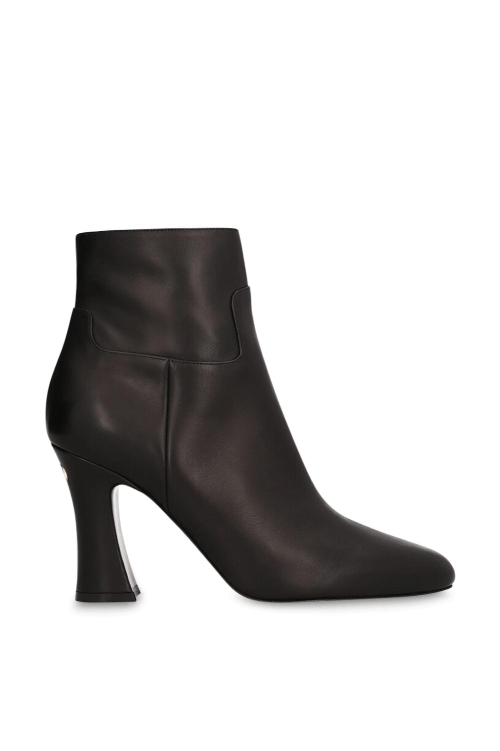 תמונה קידמית של מגפוני עקב